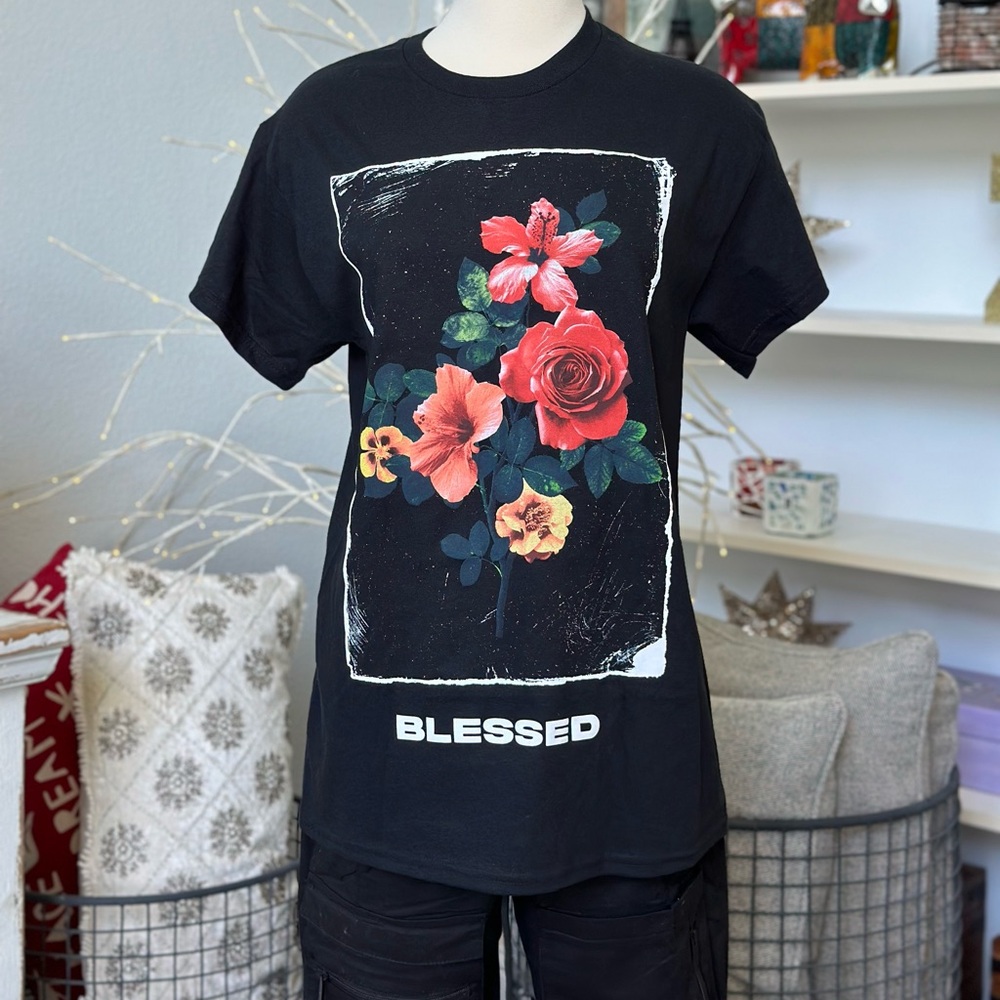 Blessed flower t-shirt. NWT Tee Size M